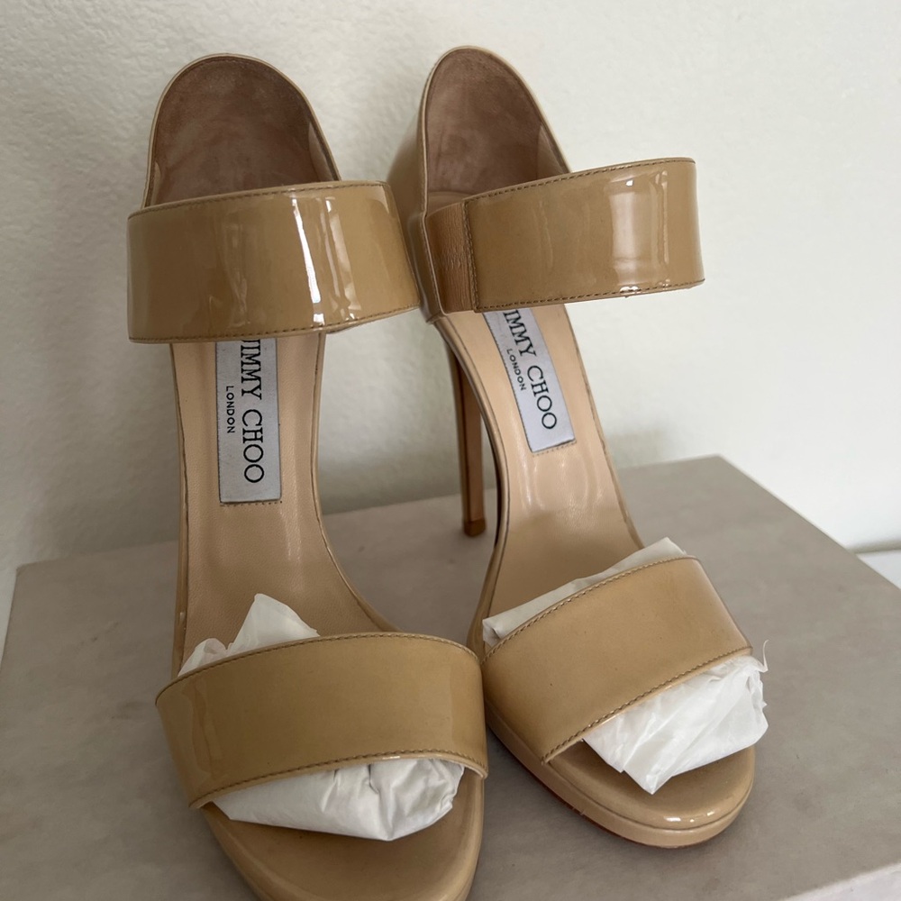 GIMMY CHOO PATENT LEATHER NUDE SHOE. I wore them one timer only.